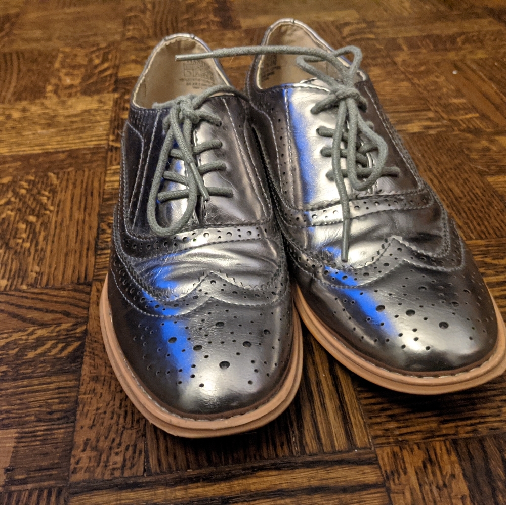 Silver Oxford Shoes Size 7 in Leather